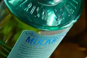Muckross Gin Neck Bottle Detail